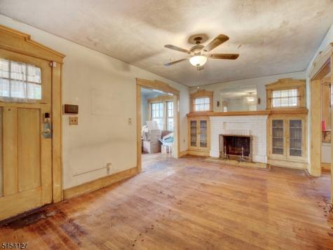 8 Whitman Avenue East Orange NJ 07017