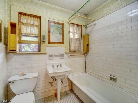 8 Whitman Avenue East Orange NJ 07017