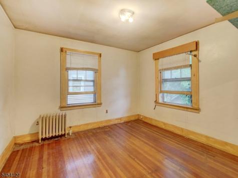8 Whitman Avenue East Orange NJ 07017