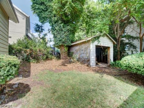 8 Whitman Avenue East Orange NJ 07017
