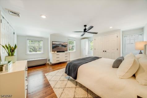22 Essex Road Chatham NJ 07928