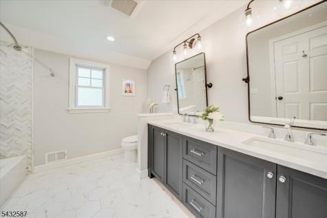 22 Essex Road Chatham NJ 07928