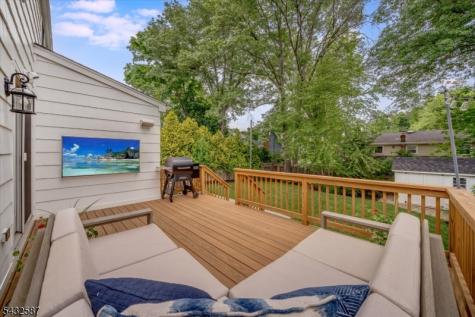 22 Essex Road Chatham NJ 07928