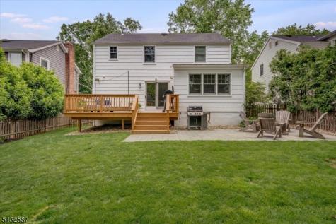 22 Essex Road Chatham NJ 07928