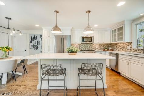 22 Essex Road Chatham NJ 07928