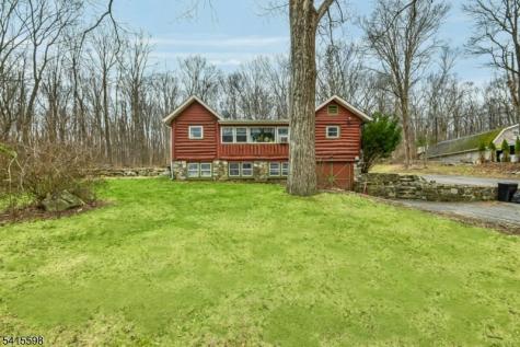 21 Grandview Avenue Jefferson NJ 07460