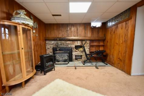 21 Grandview Avenue Jefferson NJ 07460