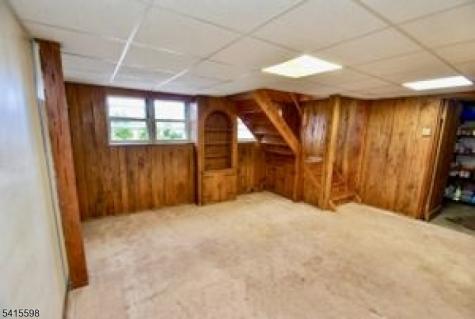 21 Grandview Avenue Jefferson NJ 07460