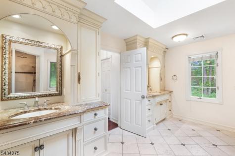 7 Chilton Road Chester NJ 07930