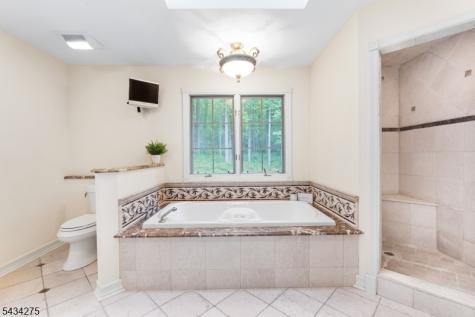 7 Chilton Road Chester NJ 07930