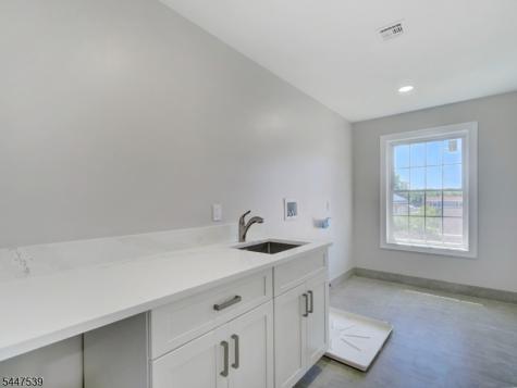 735 Vernon Avenue Kenilworth NJ 07033