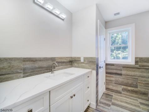 735 Vernon Avenue Kenilworth NJ 07033
