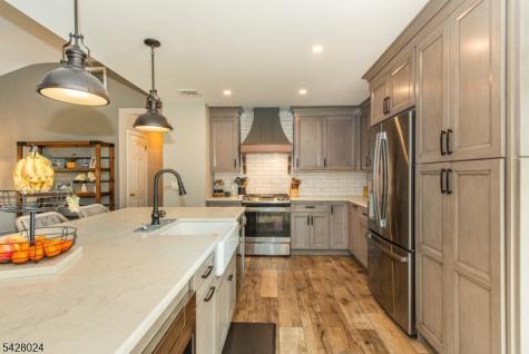 15 Windsor Drive Jefferson NJ 07438