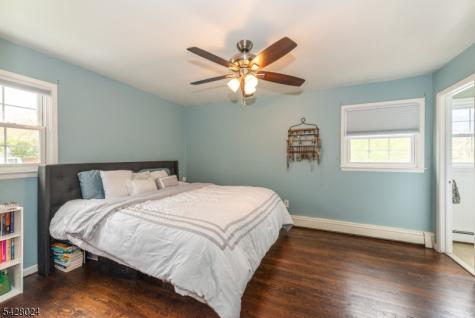15 Windsor Drive Jefferson NJ 07438