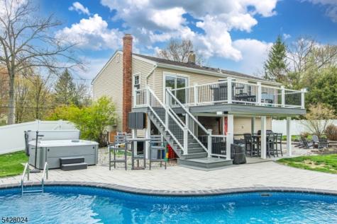 15 Windsor Drive Jefferson NJ 07438