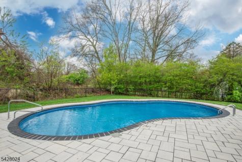 15 Windsor Drive Jefferson NJ 07438