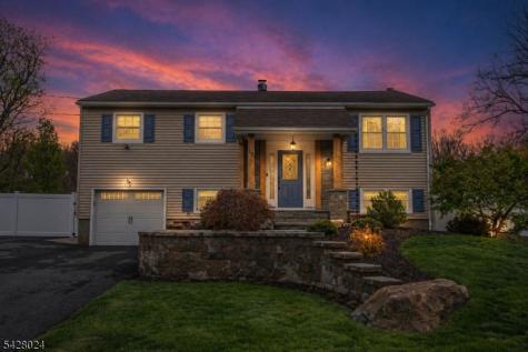 15 Windsor Drive Jefferson NJ 07438