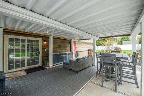15 Windsor Drive Jefferson NJ 07438