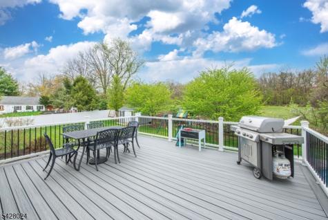 15 Windsor Drive Jefferson NJ 07438