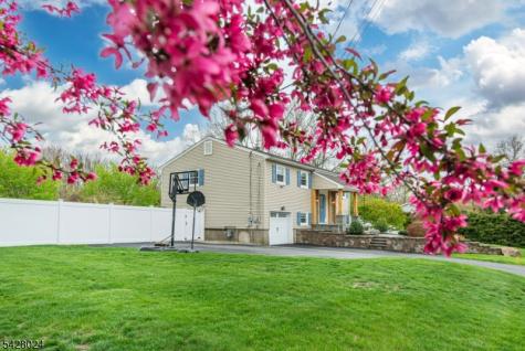 15 Windsor Drive Jefferson NJ 07438