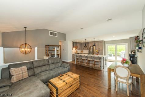 15 Windsor Drive Jefferson NJ 07438