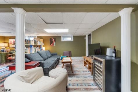 13 Lockwood Drive Clifton NJ 07013