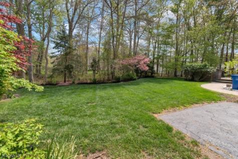 23 Yellowstone Drive Old Bridge NJ 08857