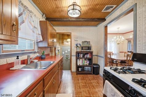 15 Colgate Road Oakland NJ 07436