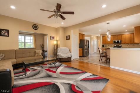 5 Pegasus Place Washington NJ 07840
