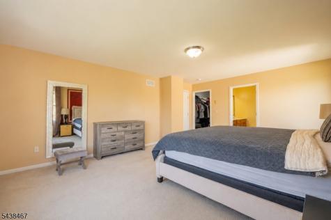 5 Pegasus Place Washington NJ 07840