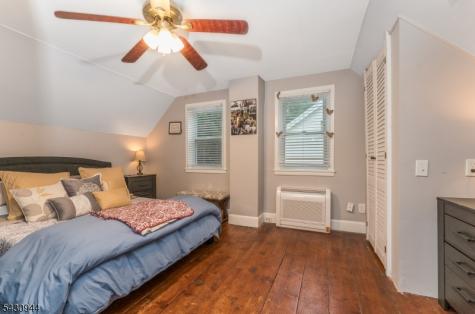 64 Brunswick Avenue Bloomsbury NJ 08804