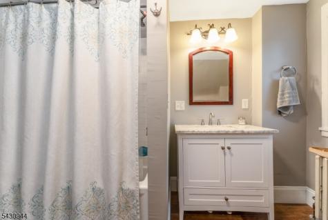 64 Brunswick Avenue Bloomsbury NJ 08804