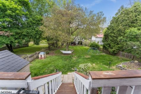 64 Brunswick Avenue Bloomsbury NJ 08804