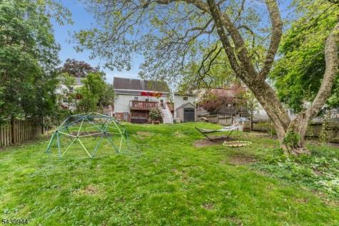 64 Brunswick Avenue Bloomsbury NJ 08804