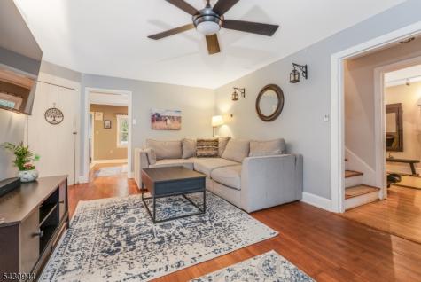 64 Brunswick Avenue Bloomsbury NJ 08804