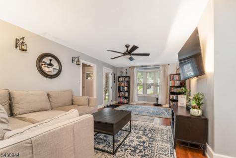 64 Brunswick Avenue Bloomsbury NJ 08804
