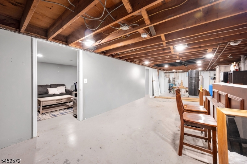 5 Millbrook Road Raritan NJ 08822