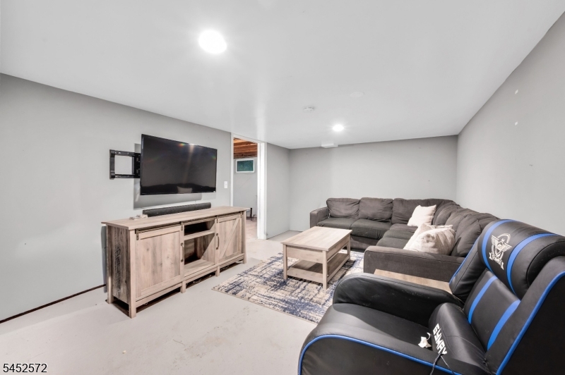 5 Millbrook Road Raritan NJ 08822