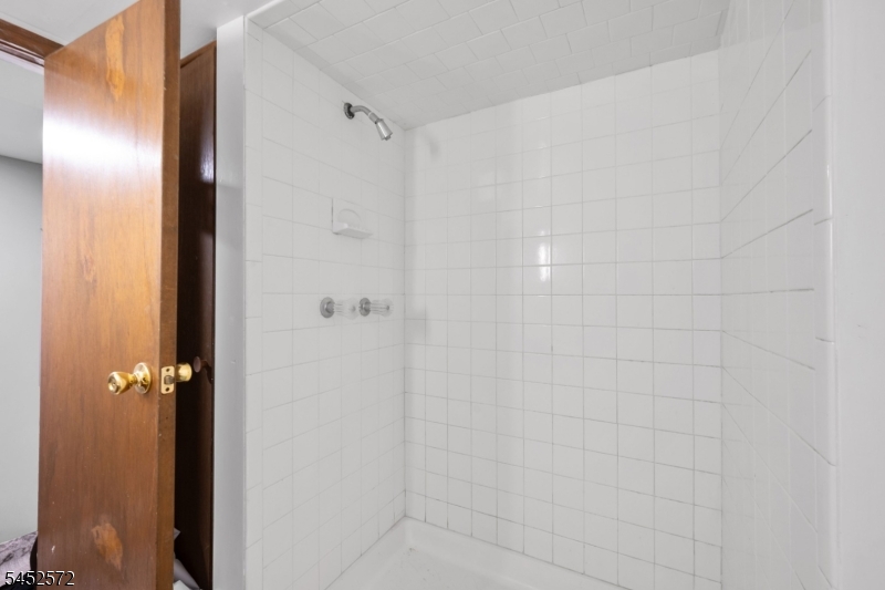 5 Millbrook Road Raritan NJ 08822
