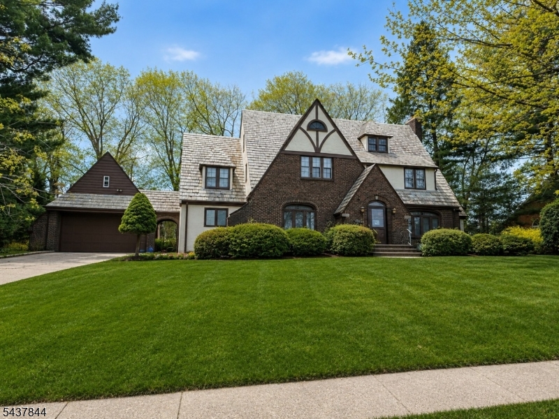 38 Alexander Avenue Nutley NJ 07110