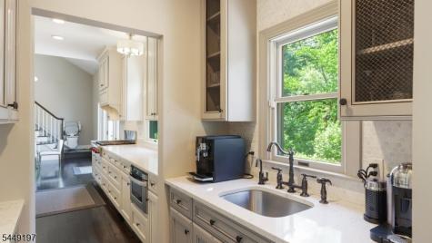 16 Chesterfield Drive Warren NJ 07059