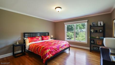 16 Chesterfield Drive Warren NJ 07059