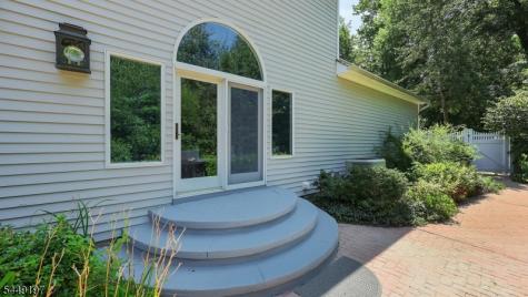 16 Chesterfield Drive Warren NJ 07059