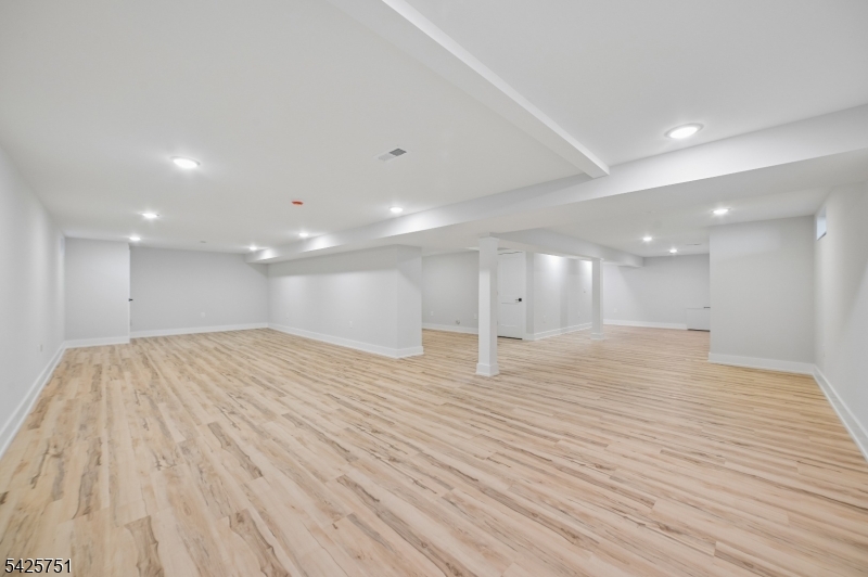136 Irwin Street Springfield NJ 07081