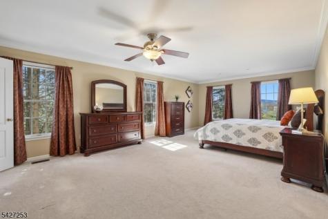5 Hidden Valley Way Franklin NJ 08802