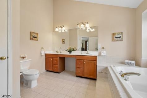 5 Hidden Valley Way Franklin NJ 08802