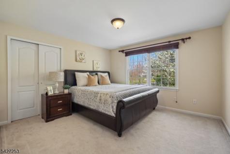 5 Hidden Valley Way Franklin NJ 08802