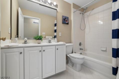 5 Hidden Valley Way Franklin NJ 08802