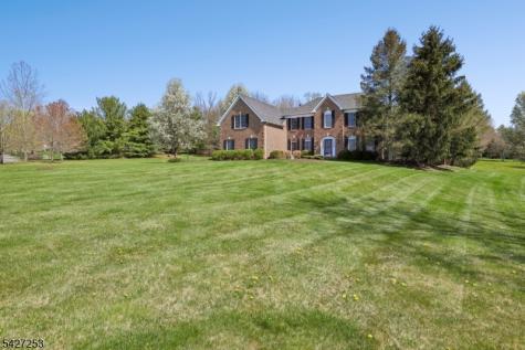 5 Hidden Valley Way Franklin NJ 08802