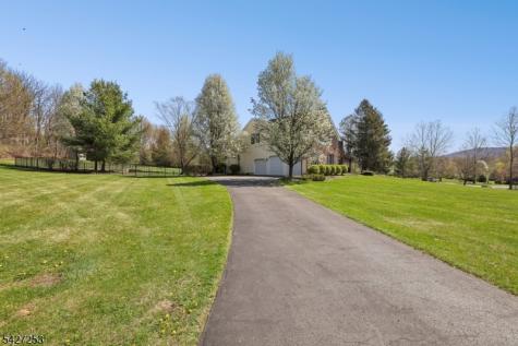 5 Hidden Valley Way Franklin NJ 08802